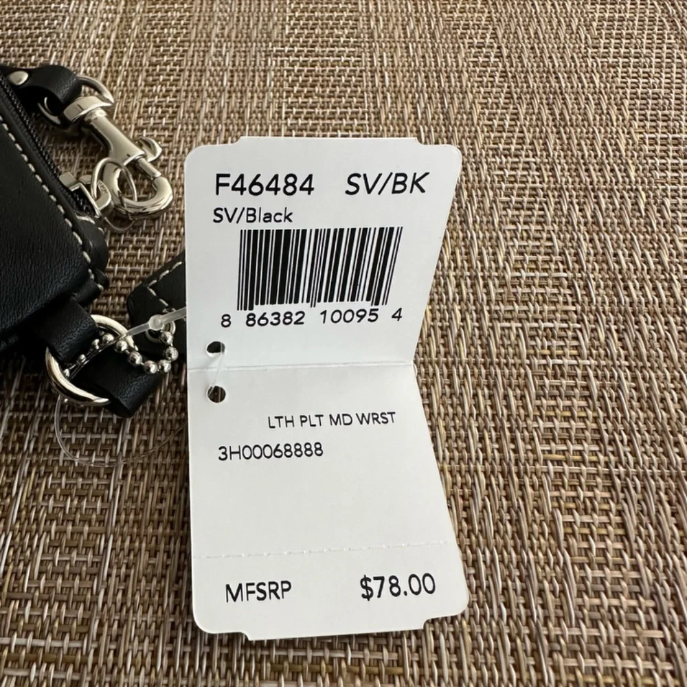 NWT Coach Leather Pleated Medium Wristlet - Black - Picture 7 of 8